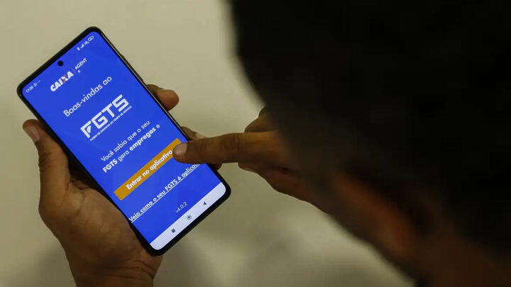 Trabalhadores irão receber R$ 15,3 bilhões do FGTS; entenda cálculo