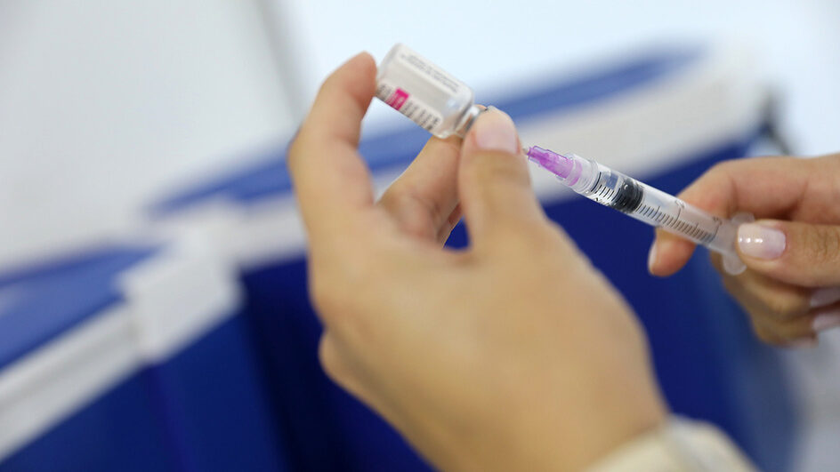 Vacina contra a dengue trava em SC e não chega a um terço do público-alvo