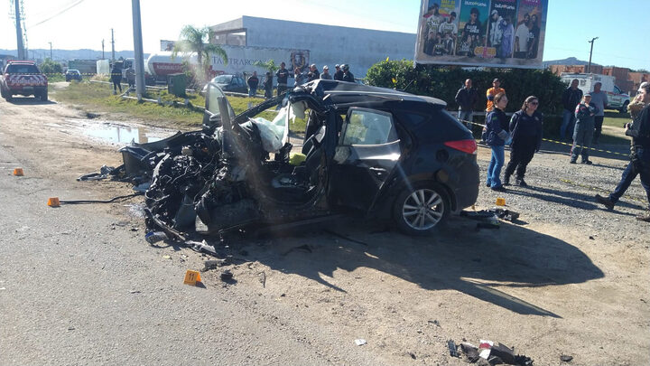 Veículo invade contramão e colisão frontal faz vítima fatal em Garopaba
