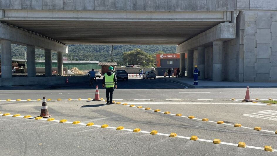 BR-280 teve passagem inferior liberada na terça (27)