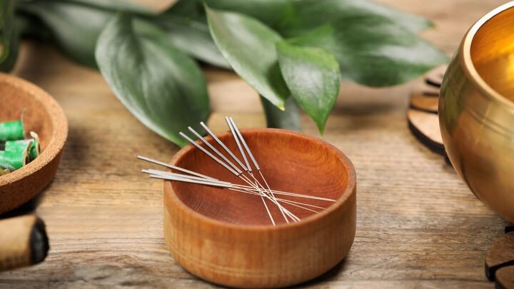 A acupuntura pode ajudar a melhorar o desempenho de quem pratica atividade física (Imagem: New Africa | Shutterstock)