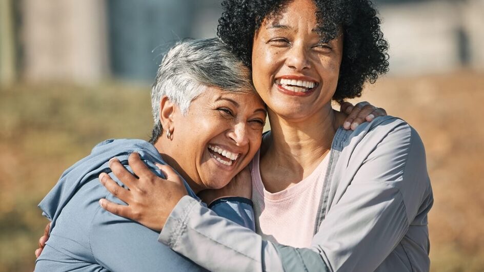 A maturidade em uma amizade permite crescer em conjunto (Imagem: PeopleImages.com - Yuri A | Shutterstock)
