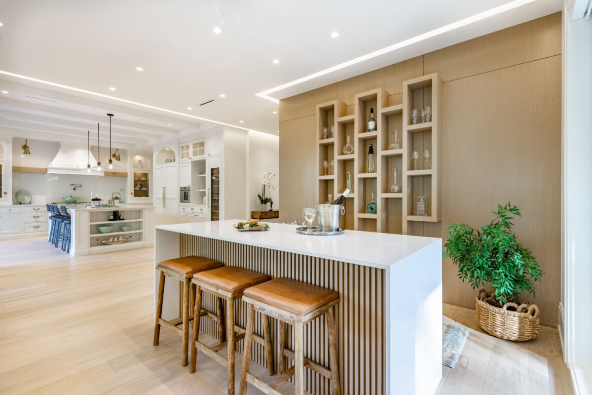 Um bar em casa pode representar elegância e entretenimento (Imagem: Sheila Say | Shutterstock)