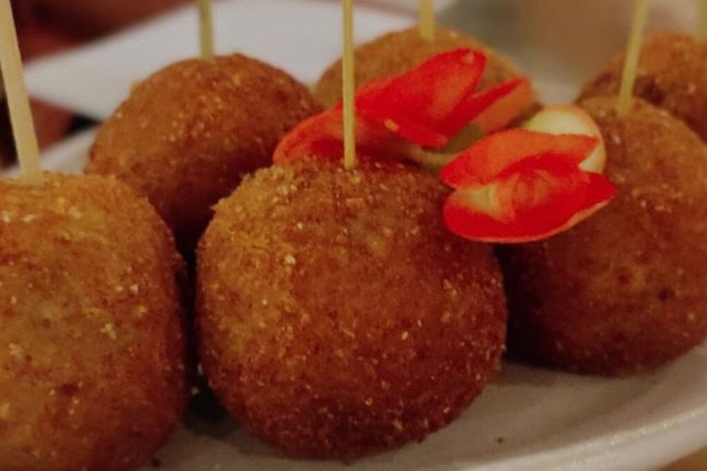 Bolinho de bacalhau (Imagem: Efraim Lucas)