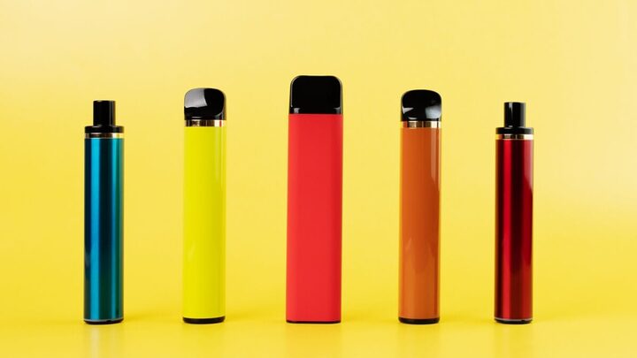 O Dia Nacional de Combate ao Fumo destaca a importância de conscientizar os jovens sobre os riscos crescentes do uso de cigarros eletrônicos (Imagem: Yta23 | Shutterstock)