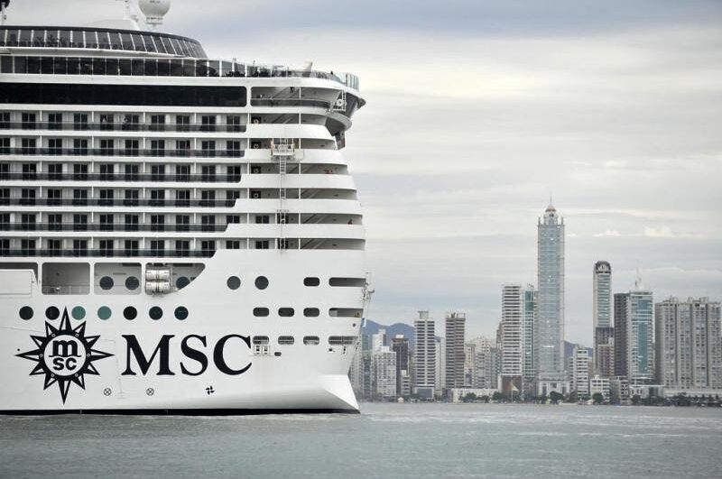 Navio de cruzeiro em Balneário Camboriú
