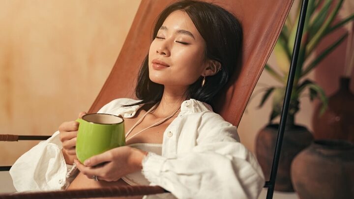 Períodos de desaceleração e lazer são essenciais para a saúde mental e física (Imagem: Damir Khabirov | Shutterstock)