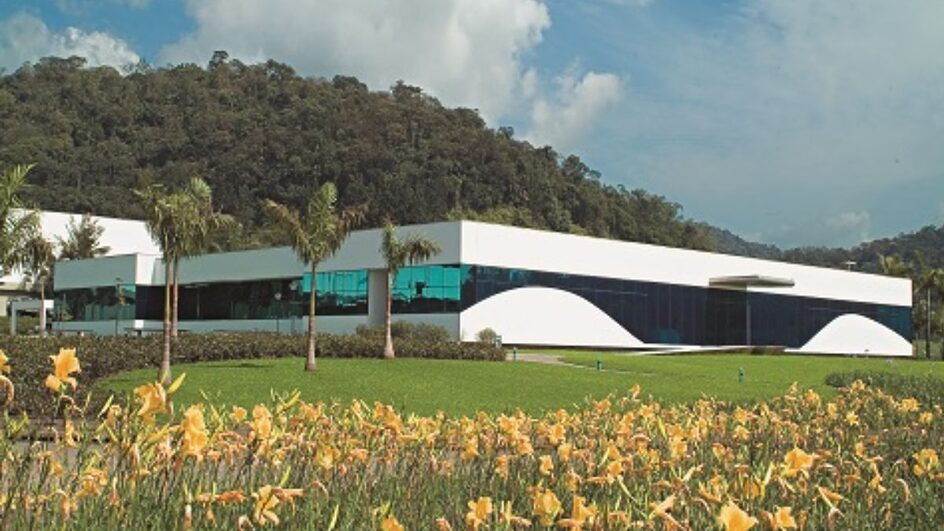 Empresa de Joinville atinge receita bilionária e é destaque em reunião com Fiesc