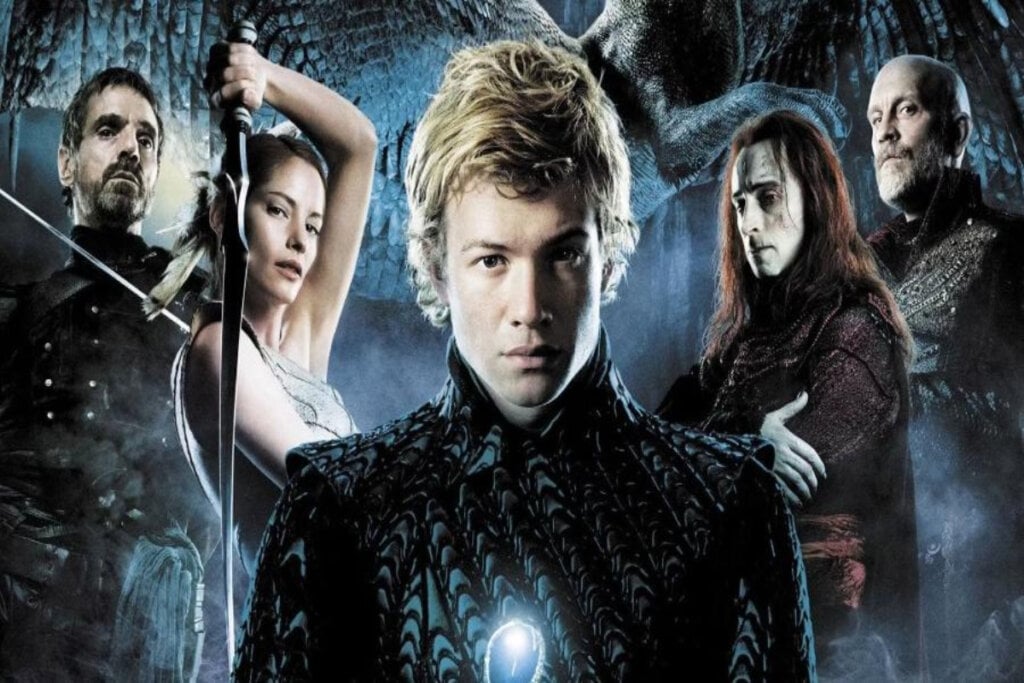 Em “Eragon”, um jovem fazendeiro encontra um ovo de dragão e se torna o novo Cavaleiro do Dragão (Imagem: Reprodução digital | Disney+)