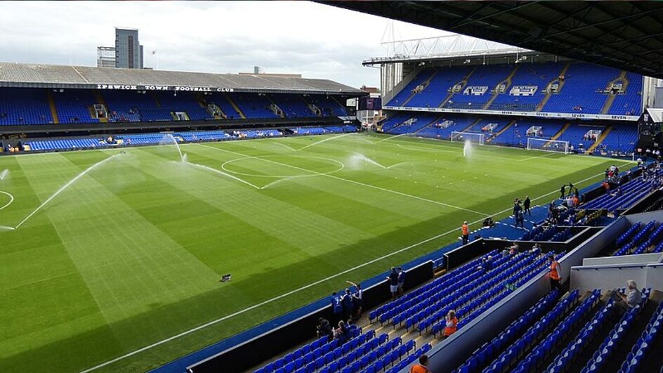 estádio Portman Road será palco de Ipswich e Liverpool (Foto: Wikimedia Commons, Reprodução)