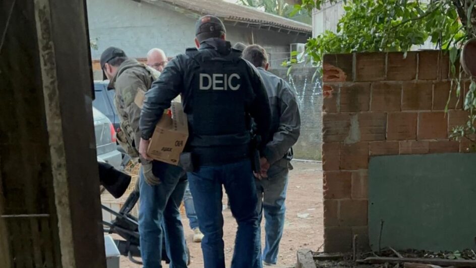 Polícia prende três suspeitos de roubar mais de 1,6 mil garrafas de vinhos da Itália em SC