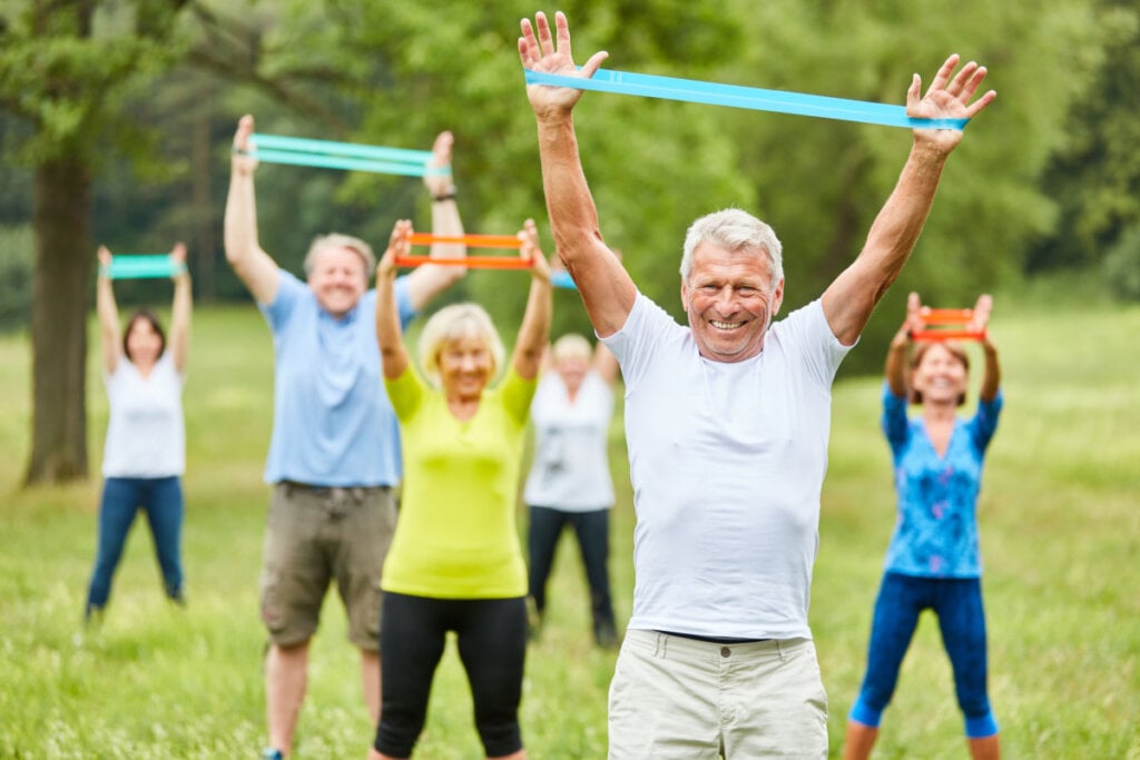 Trabalhar o corpo e a mente é essencial para uma boa saúde (Imagem: Robert Kneschke | Shutterstock)