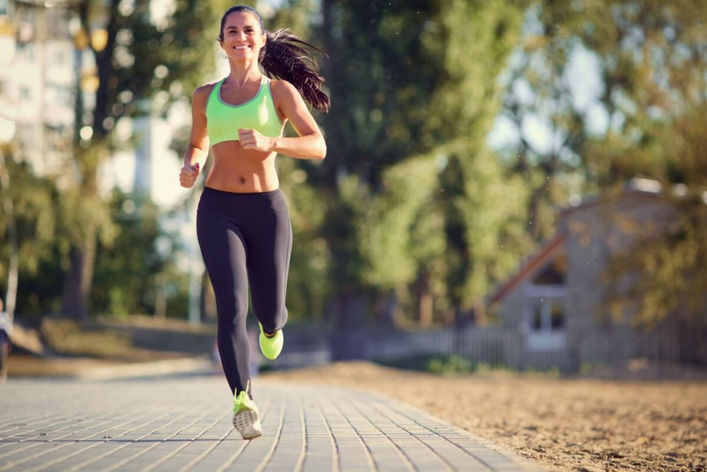 A acupuntura equilibra a energia corporal, aumentando a resistência e o desempenho esportivo (Imagem: Studio Romantic | Shutterstock)