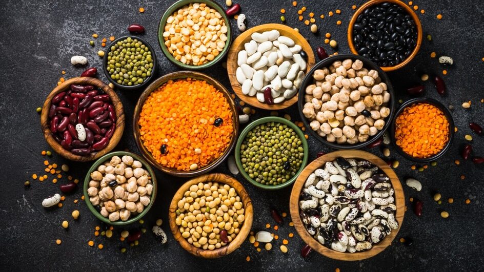 Leguminosas, essenciais na dieta brasileira, são ricas em fibras e proteínas (Imagem: nadianb | Shutterstock)