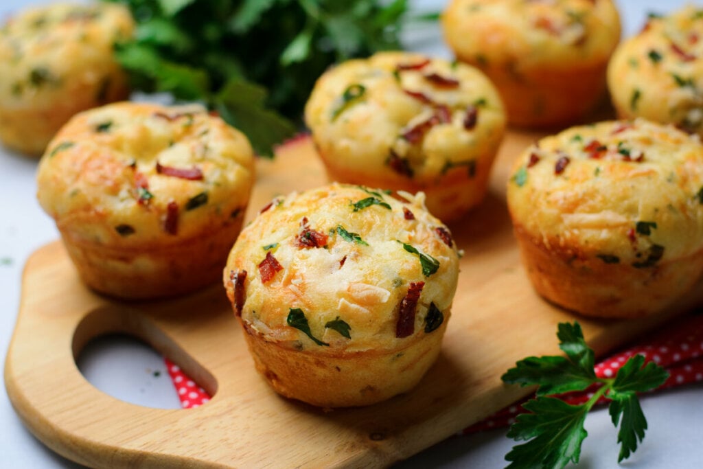 Muffins com bacon e queijo (Imagem: Julie208 | Shutterstock)