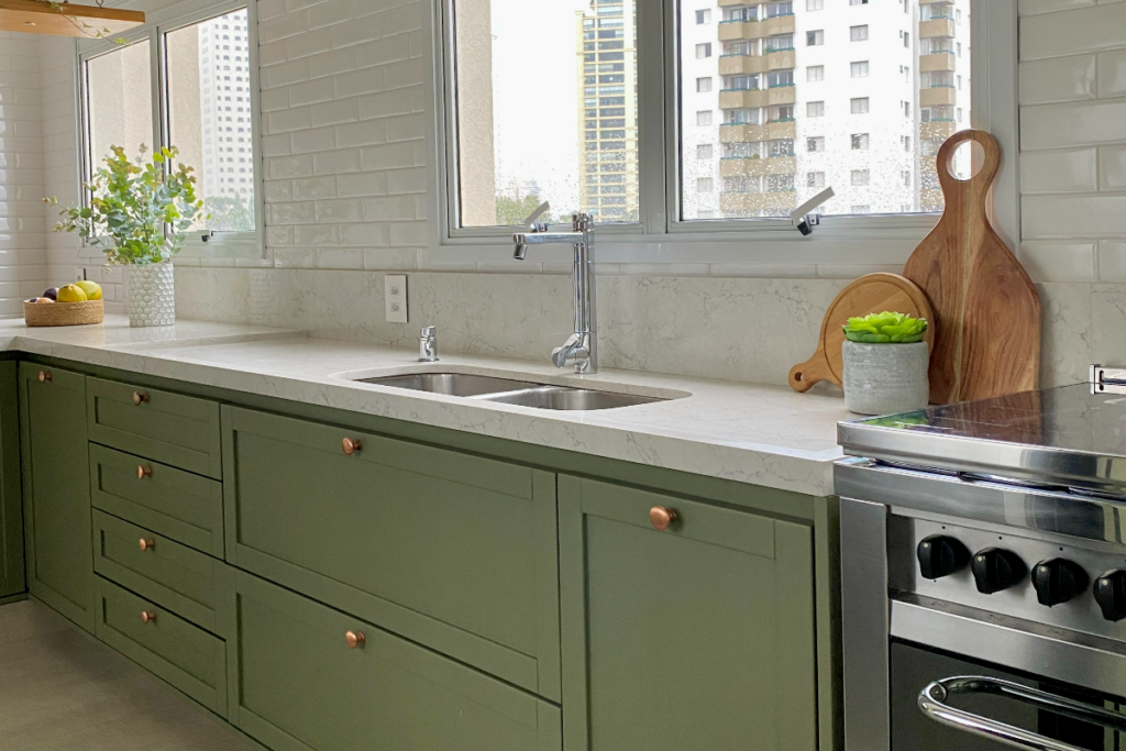 A paleta de cores deve ser em tons suaves e naturais (Projeto: Danyela Corrêa Arquitetura e Interiores | Imagem: Divulgação)