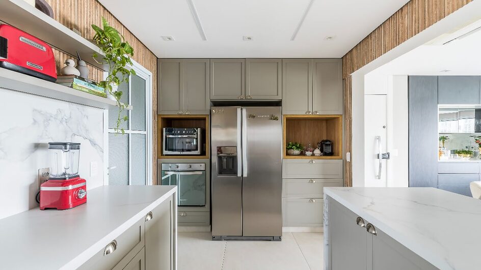 O estilo provençal é elegante e acolhedor para a cozinha (Projeto: Danyela Corrêa Arquitetura e Interiores | Imagem: Erika Waldmann)