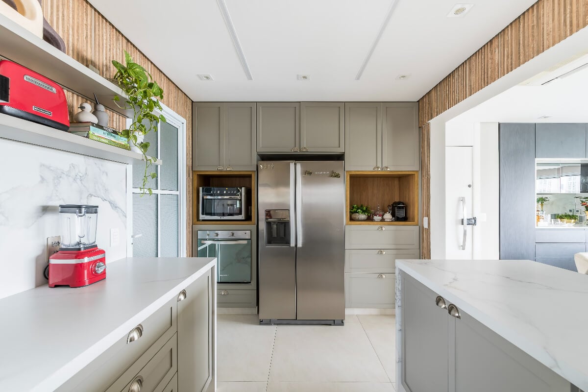 O estilo provençal é elegante e acolhedor para a cozinha (Projeto: Danyela Corrêa Arquitetura e Interiores | Imagem: Erika Waldmann)