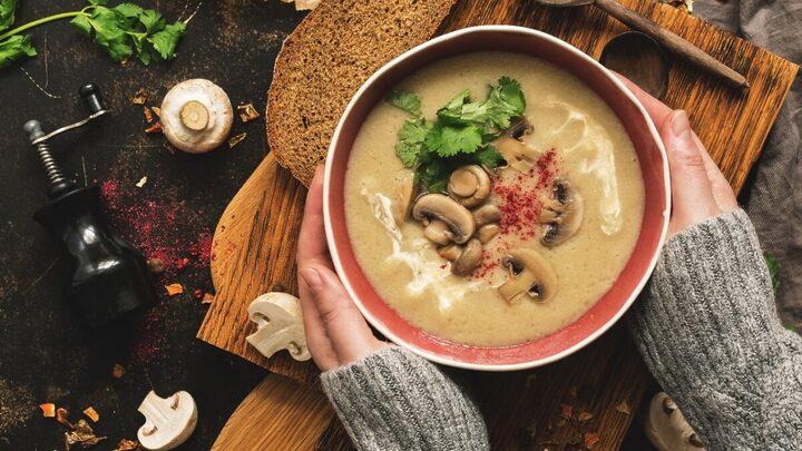Sopa de cogumelos (Imagem: Yulia Gust | Shutterstock)