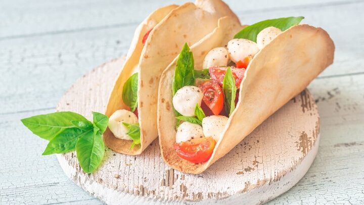 Tortilha caprese (Imagem: Alexander Prokopenko | Shutterstock)