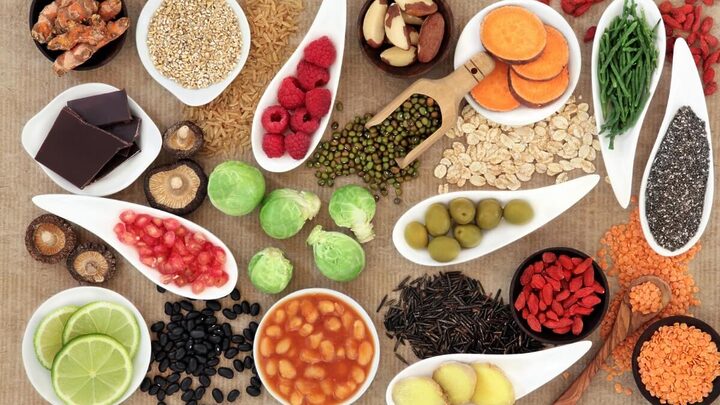 Alimentos funcionais fornecem nutrientes vitais para o organismo e beneficiam a saúde geral do corpo (Imagem: marilyn barbone | Shutterstock)