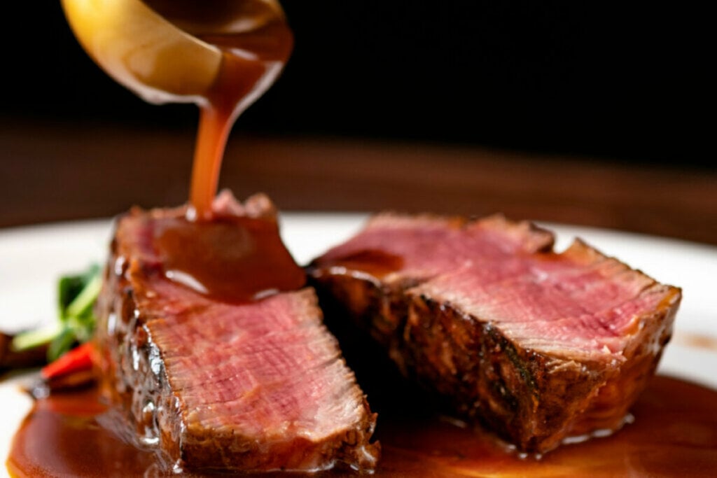 O ideal é consumir até três porções de carne por semana (Imagem: Andrei lakhniuk | Shutterstock)