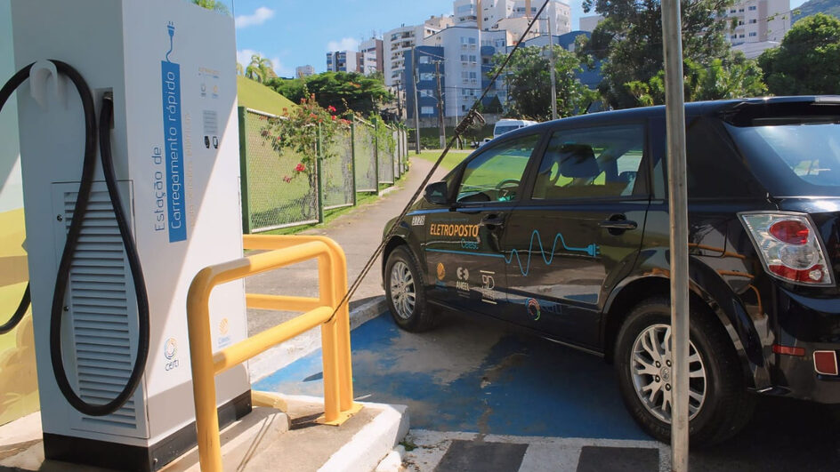 CELESC irá cobrar pelas recargas em eletropostos a partir do fim de setembro