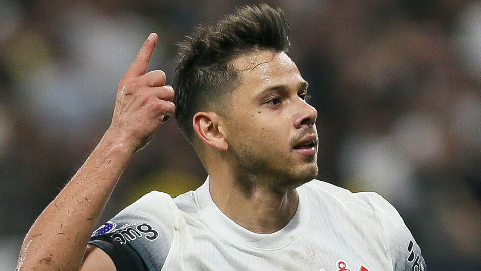 Corinthians goleia Fortaleza e vai para a semifinal da Sul-Americana