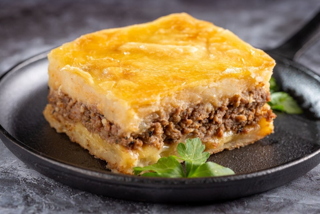 Escondidinho de mandioca com carne moída (Imagem: WS-Studio | Shutterstock)