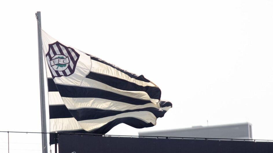 Figueirense bandeira Scarpelli (Foto: Patrick Floriani, FFC)