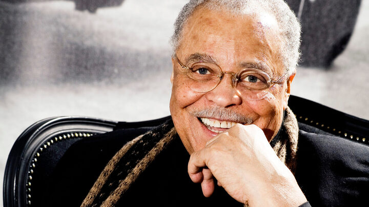Morre James Earl Jones, voz de "Darth Vader", aos 93 anos