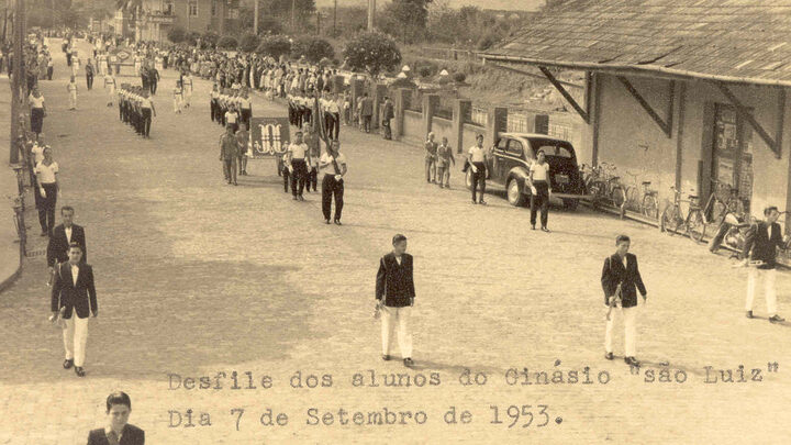 Fotos históricas mostram como eram desfiles de 7 de setembro nos anos 1950 e 1970, em Jaraguá do Sul (4)