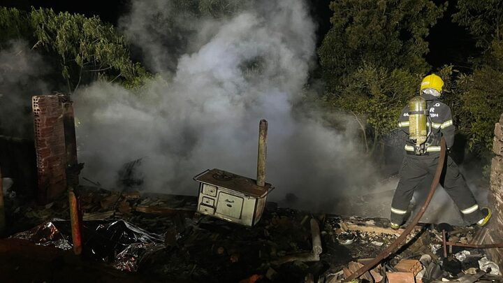 Interior de Chapecó registrou uma morte após um incêndio.