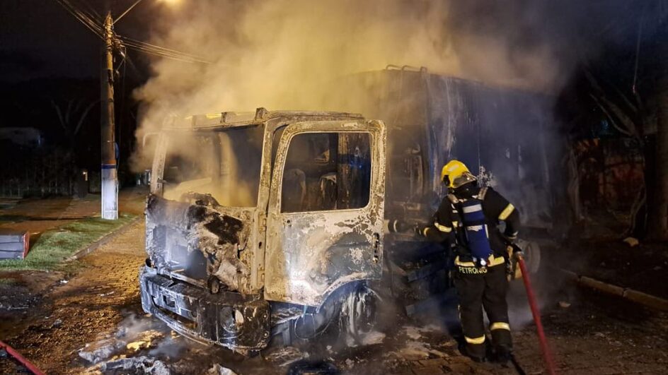 Caminhão de lixo incêndio Florianópolis