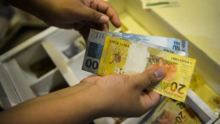 Inadimplência em SC teve leve alta e chegou a pouco mais de 35% da população (Foto: Marcello Casal Jr, Agência Brasil)