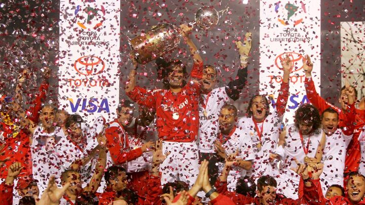 Internacional campeão da Libertadores de 2006 (Foto: REUTERS, Diego Vara)