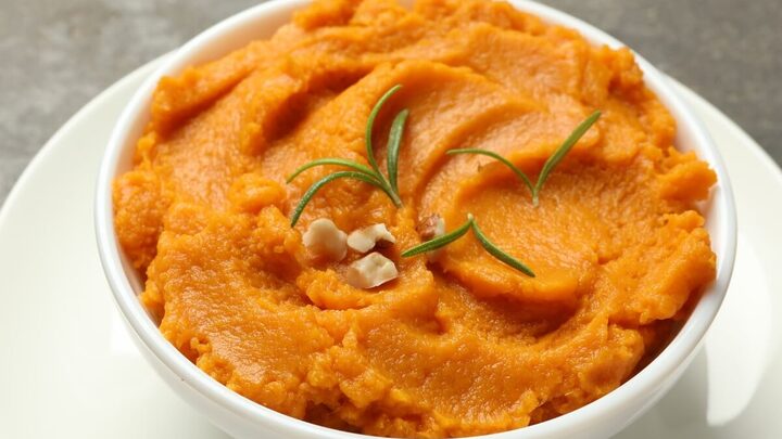 Purê de batata-doce laranja (Imagem: New Africa | Shutterstock)