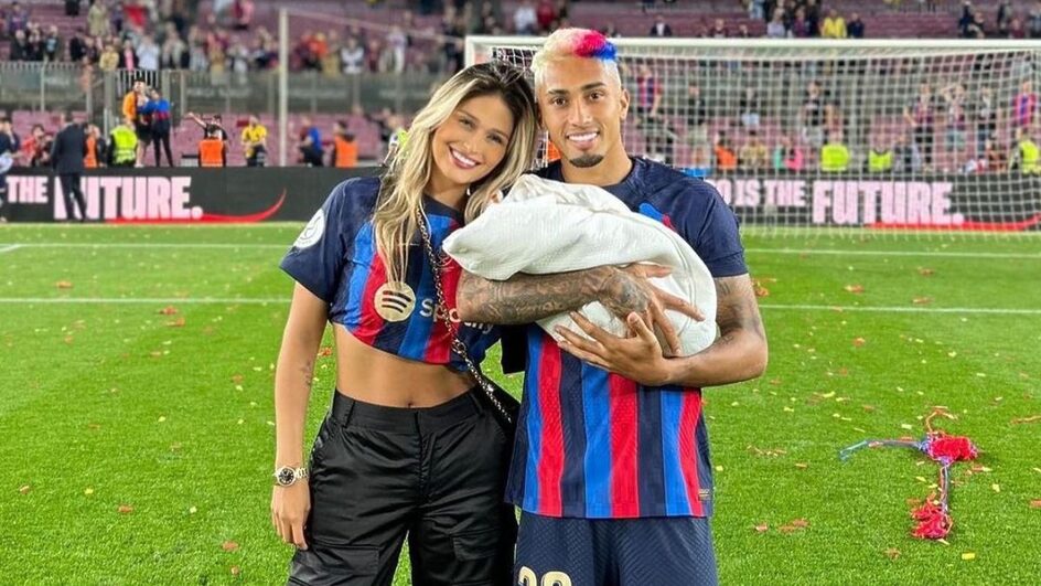 Raphinha e esposa Natalia Belloli (Foto: Instagram, Reprodução)