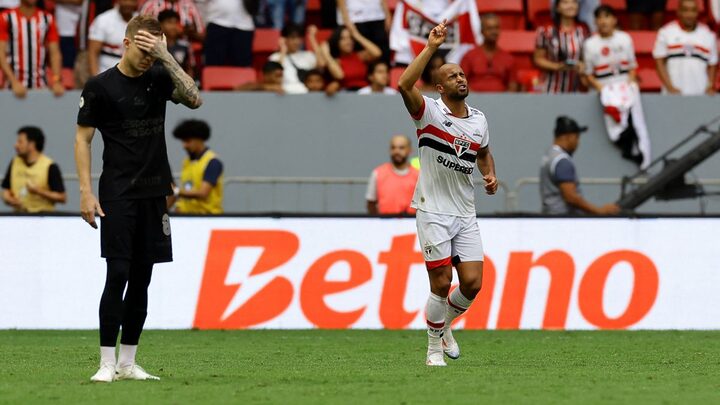 São Paulo vence o Corinthians (Foto: REUTERS, Ueslei Marcelino)