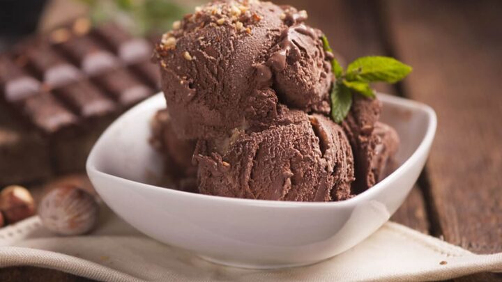 Sorvete de chocolate cremoso (Imagem: Fabio Balbi | Shutterstock)