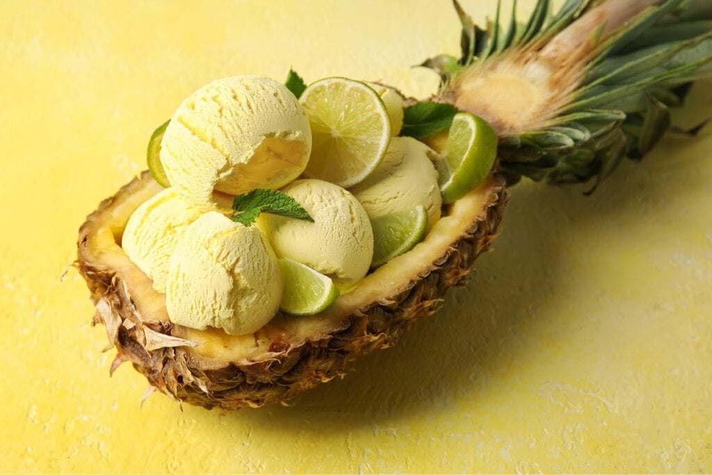 Sorvete de abacaxi com limão (Imagem: Pixel-Shot | Shutterstock)