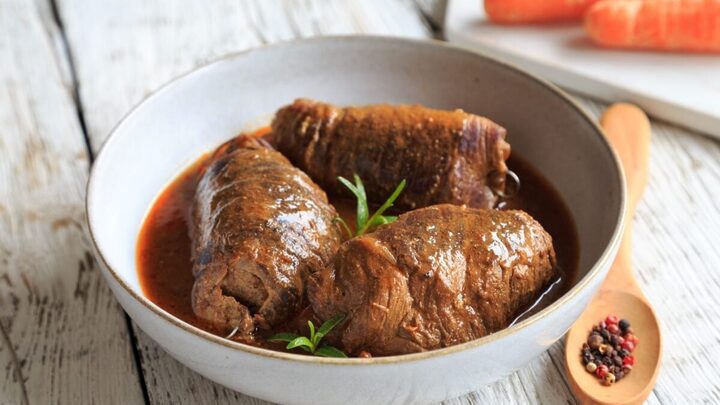 Bife rolê de coxão mole (Imagem: Juefrateam | Shutterstock)
