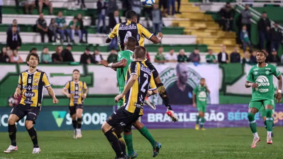 Chapecoense vence Amazonas e segue no embalo na Série B
