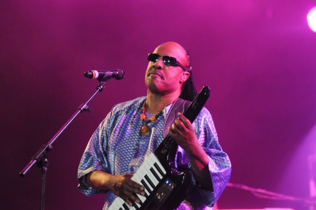 Stevie Wonder encantou o público com sua apresentação no festival (Imagem: A.RICARDO | Shutterstock)