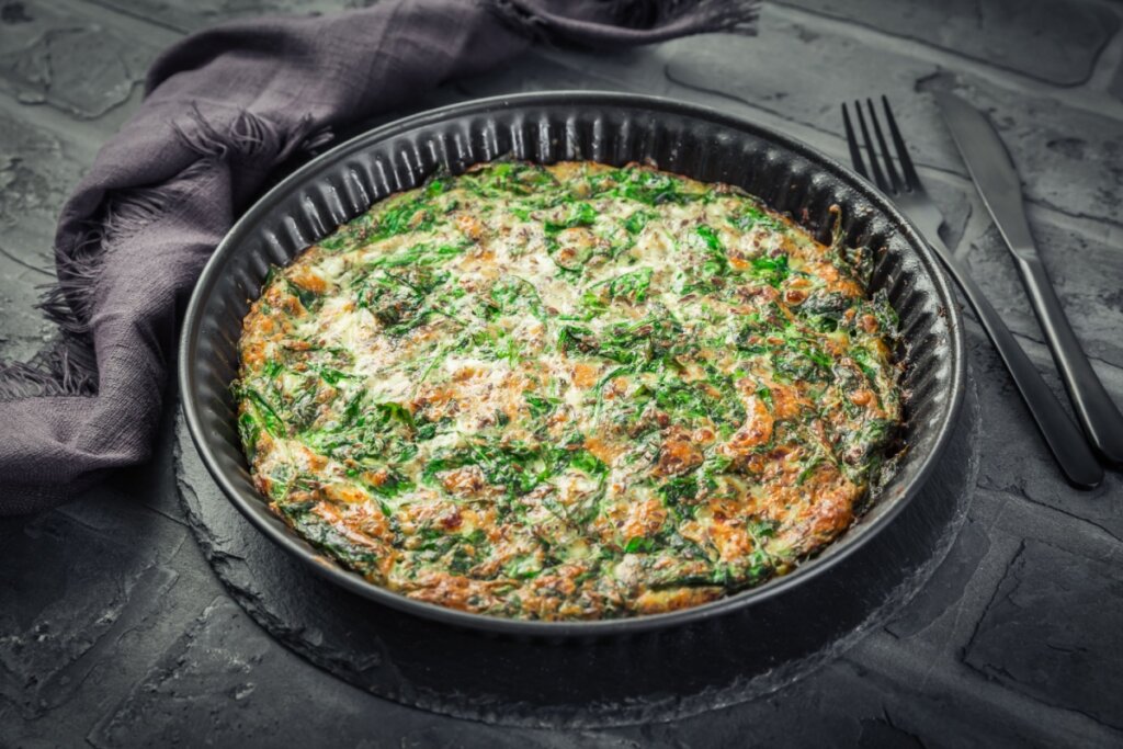 Torta de espinafre e ricota (Imagem: Ingrid Balabanova | Shutterstock)