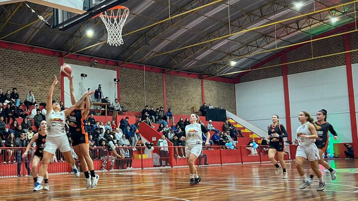 Balneário Piçarras x Jaraguá pelo Catarinense de Basquete Feminino Onde assistir e horário