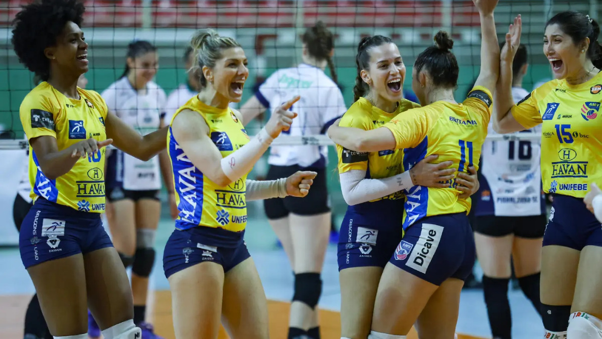 Brusque vence o Pinhalense e conquista bicampeonato catarinense de vôlei feminino (2)