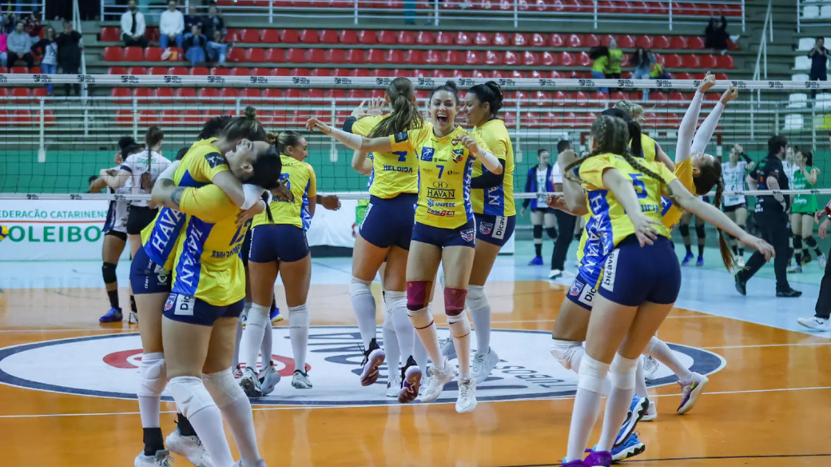 Brusque vence o Pinhalense e conquista bicampeonato catarinense de vôlei feminino (2)
