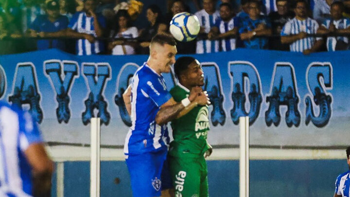 Foto: Jorge Luís Totti/Paysandu Chapecoense perde para o Paysandu e fica a um ponto do Z-4 da Série B