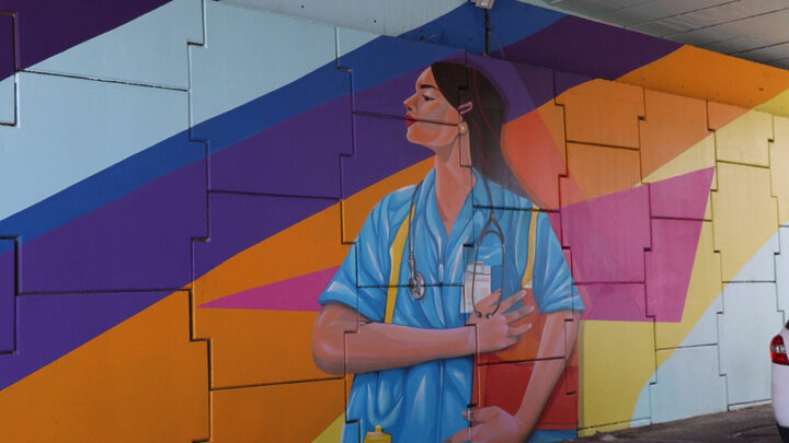 Em fase de finalização, painel artístico em Balneário Camboriú retrata as faces dos trabalhadores